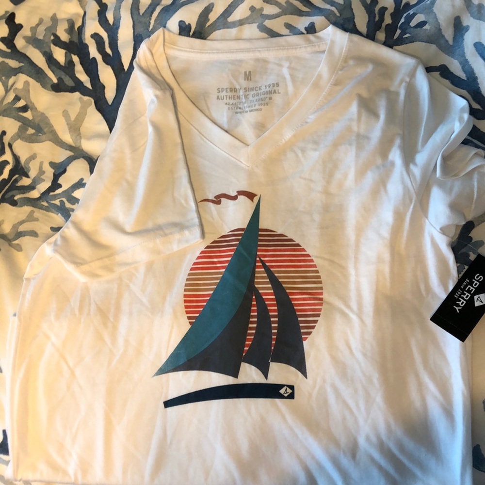 🌟 3 for $25 🌟 NWT Sperry Sailboat Graphic Tee